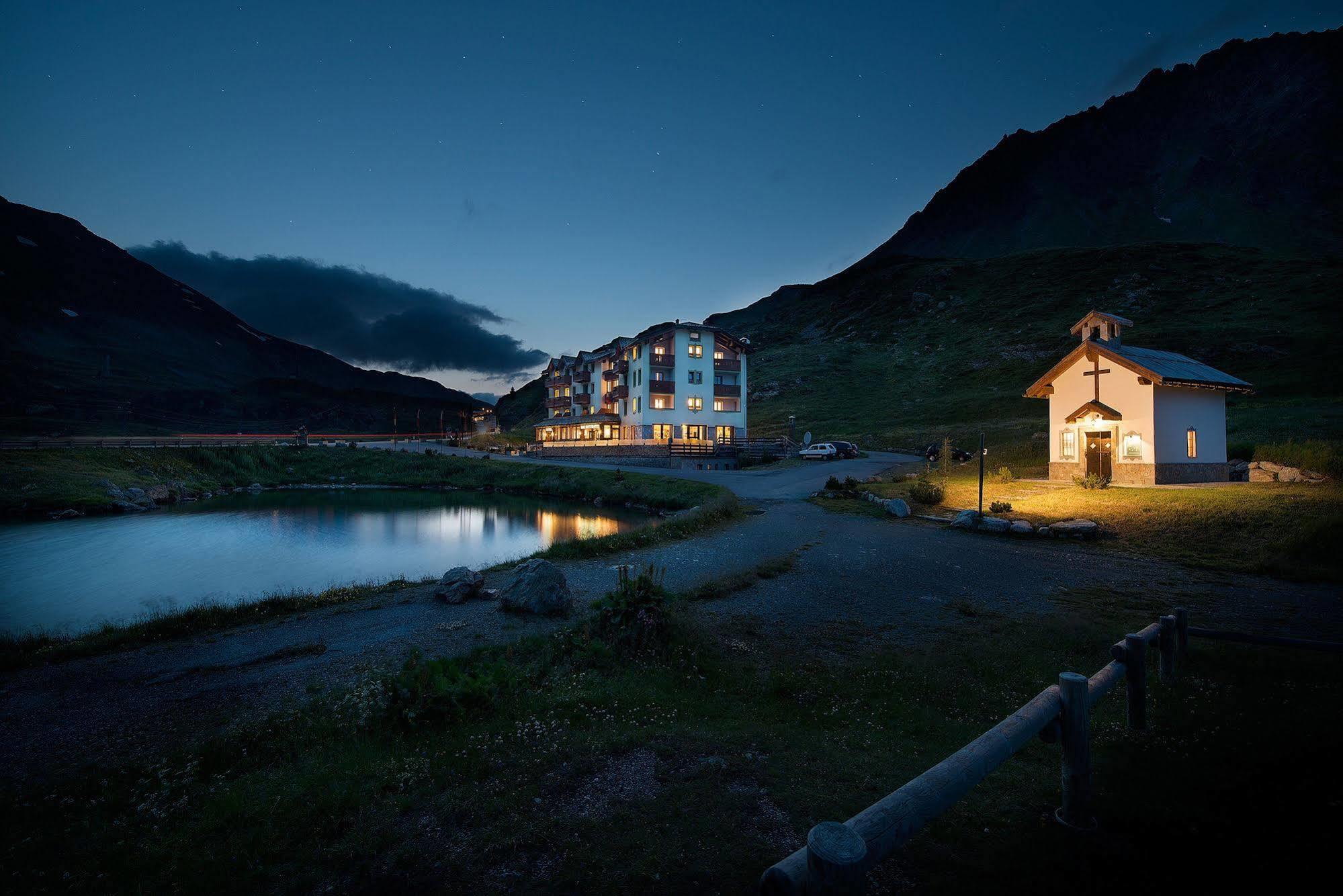 Hotel Interalpen Isolaccia Exterior foto